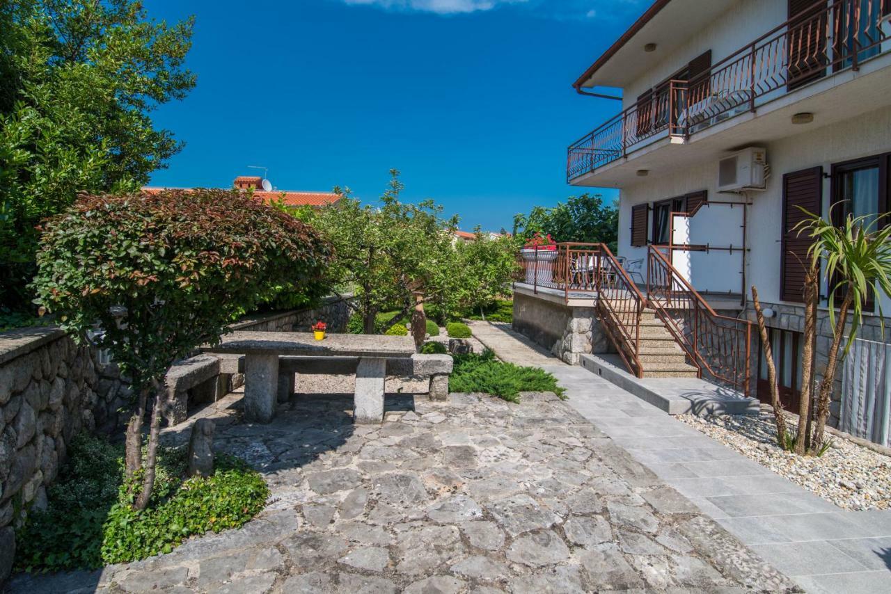 Apartments Marija & Anton Malinska Exterior photo